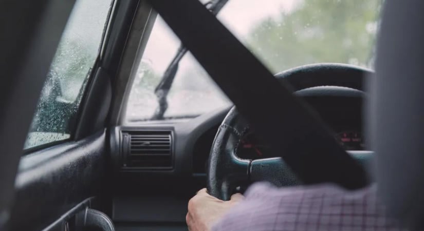 Mellei miatt büntették meg az anyósülésen ülő nőt