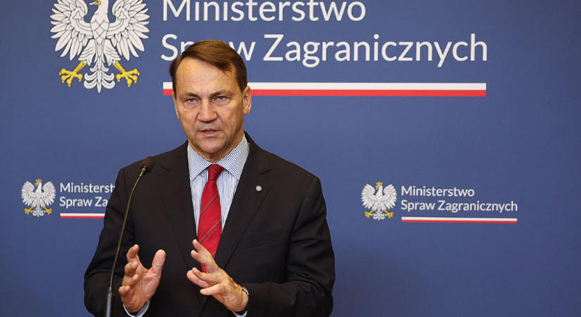 Mit akar Sikorski az Európai Légióval?