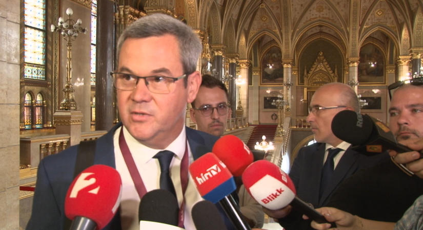 Takács Péter: Engem körberöhögtek volna, ha azzal védekezem, hogy nem olvastam el az e-maileket