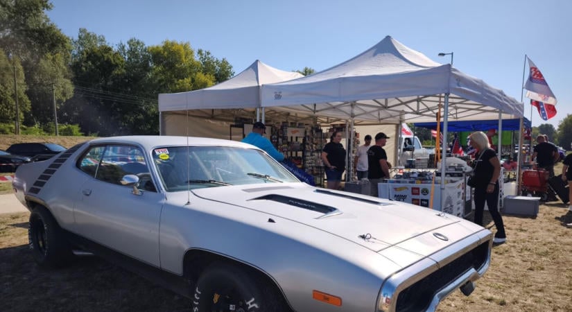 Lóerőkkel Katona György gyógyulásáért: nagy sikert aratott a bősi Danube American Car Meet (FOTÓK)