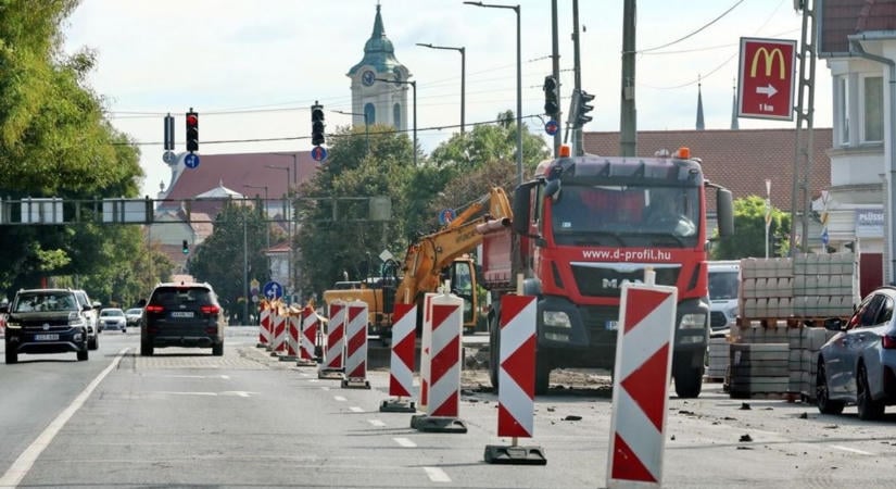 Több napos forgalomkorlátozás lesz Szeged egyik forgalmas útján