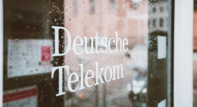 Több mint egymilliárd eurós megtakarítást vár a mesterséges intelligenciától a Deutsche Telekom