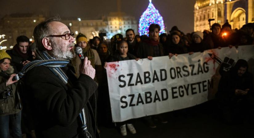 Az örökösök árulják Tamás Gáspár Miklós belvárosi lakását