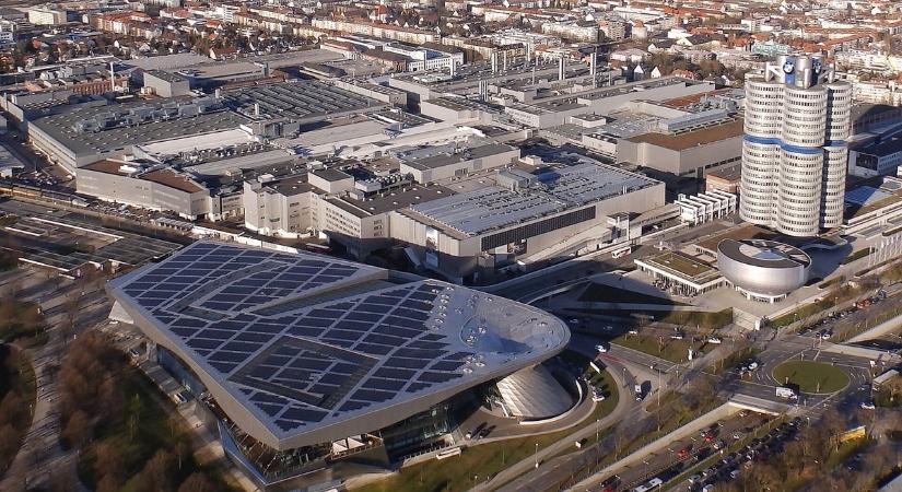 Új HR-vezetőnek kell levezényelnie a BMW-nél a kirúgásokat – tovább tart a „Kína-hatás” a bajor autógyártónál is, ezrek kerülhetnek az utcára