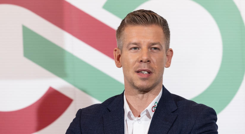 Estünk le a székről, itt a videó. 22 ezren reagáltak rögtön, hogy mit tett meg késő este Magyar Péter