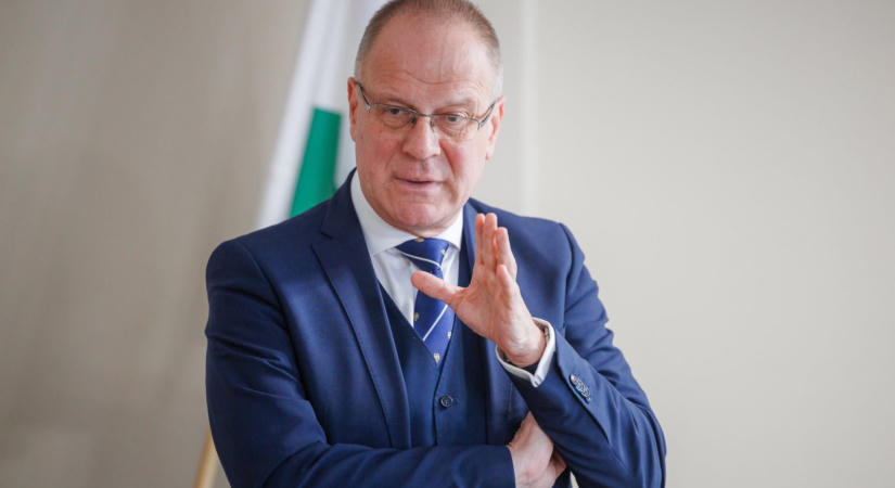 Kitálalt a miniszter: „Gondolkodtam a Fidesz elhagyásán” – Navracsics Tibor exkluzív interjút adott