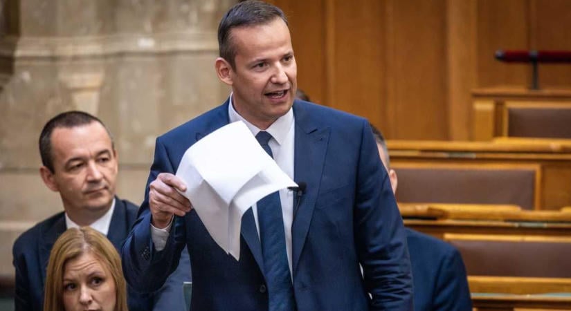 A Mi Hazánk képviselői házbizottsági döntés elleni tiltakozásul nem voltak jelen az államfő felszólalásakor