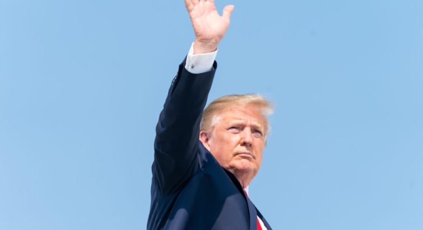Kék hullám söpörheti el Trump kongresszusi többségét?