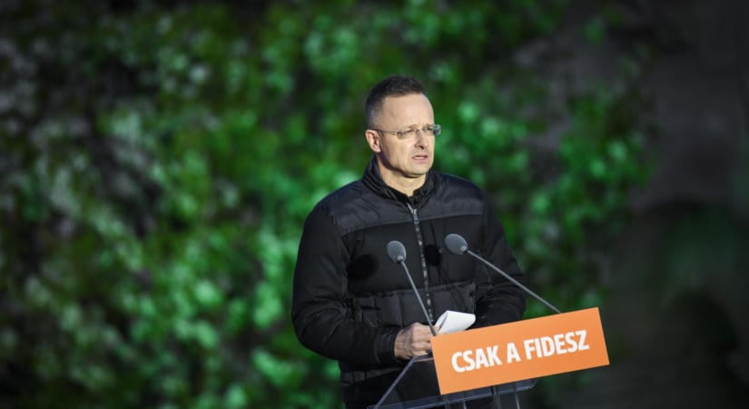 Csaknem 300 milliót tapsolt el olyan magánrepülőgépekre a Szijjártó-féle külügy, amelyekkel végül fel sem szálltak