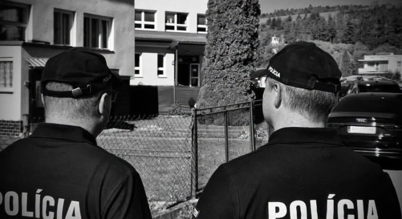 Halálra késelt egy diák egy 61 éves tanítónőt egy szlovákiai iskolában