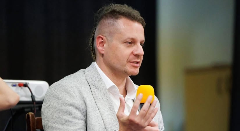 Alig tette le a parlamenti esküt Tóth Máté, máris olyan döntést hozott, amivel azonnal befellegzett a médiatanácsi tagságának