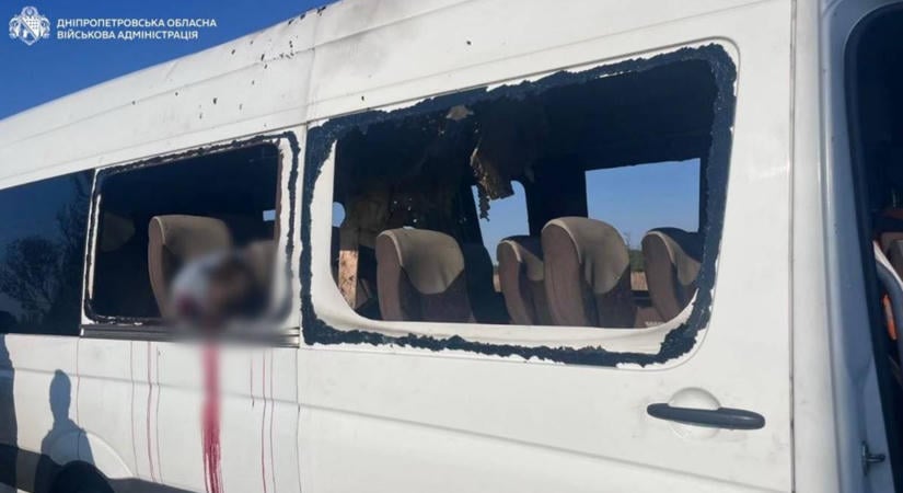 Drónnal támadtak egy menetrend szerinti buszra Ukrajnában, öt ember meghalt
