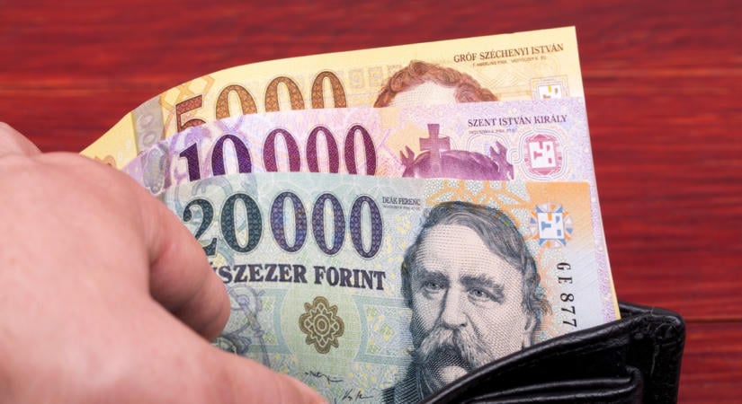 Pénz érkezhet a számládra a NAV-tól: sokaknak jelentős segítség a családi költségvetésben