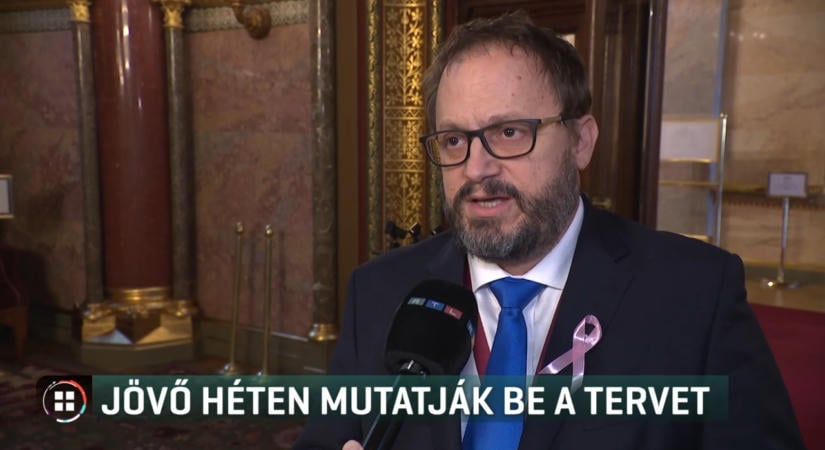 Magyar Péter brüsszeli útja miatt később mutatják be a költségvetést