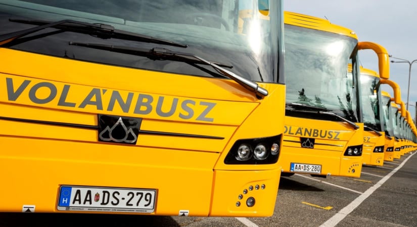 Emeletes távolsági buszok érkeznek a Volánhoz