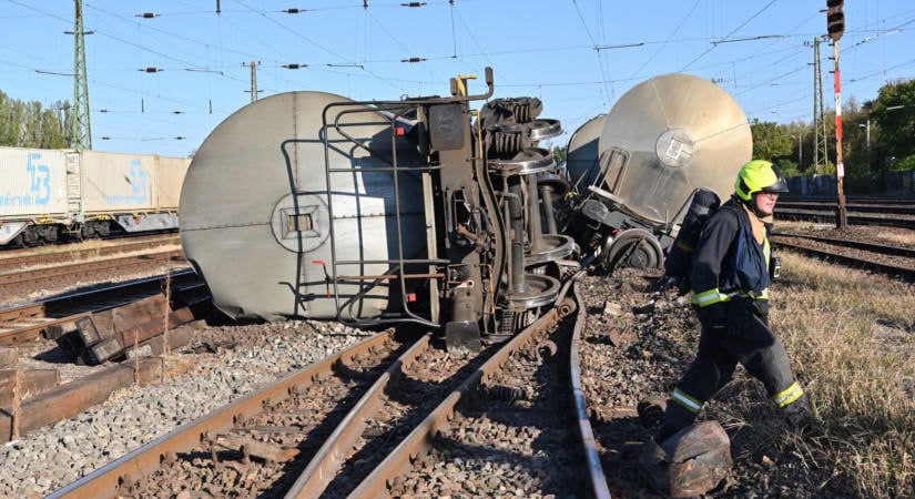 Kisiklott egy petróleumot szállító vasúti szerelvény