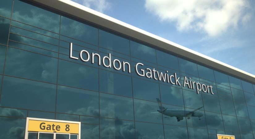 Tömegével jelentettek vészhelyzetet a Gatwick-i repülőtéren