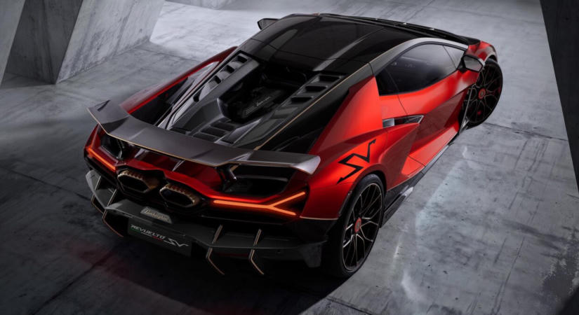 Brutálisabb lett az amúgy is őrületes Lamborghini: itt a Revuelto SV