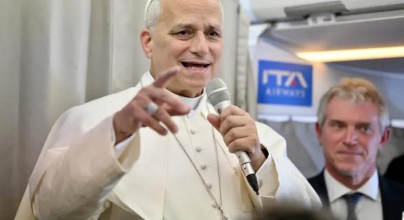 XIV. Leó pápa megint beszólt Donald Trumpnak