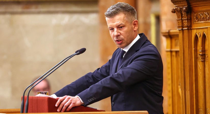 Ügyészek várnak hétfőn Magyar Péterre, meghallgatásra kell mennie a miniszterelnöknek