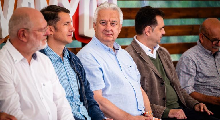 Újra nyilvános rendezvényen bukkant fel Semjén Zsolt, az előző és az új kormányt is kritizálták