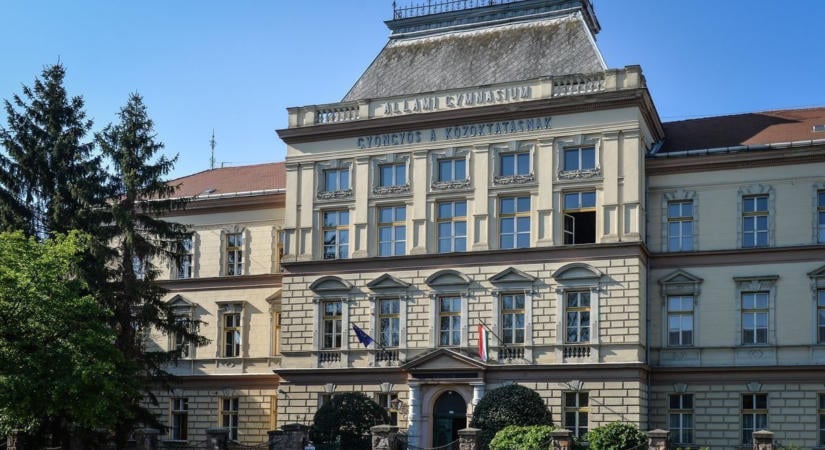 Fegyveres fenyegetés: rendőrök vonultak ki egy gyöngyösi gimnáziumhoz