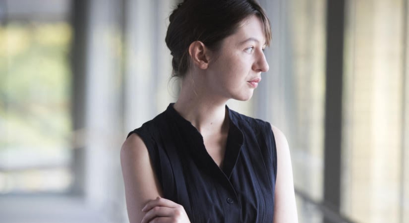 Eltűnnek a brit boltok polcairól Sally Rooney könyvei, mert a világhírű író egy palesztinpárti szervezetet támogat