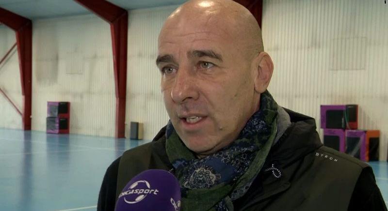 Éles József: Akit nyomaszt 20 ezer magyar szurkoló, adja le a címeres mezt