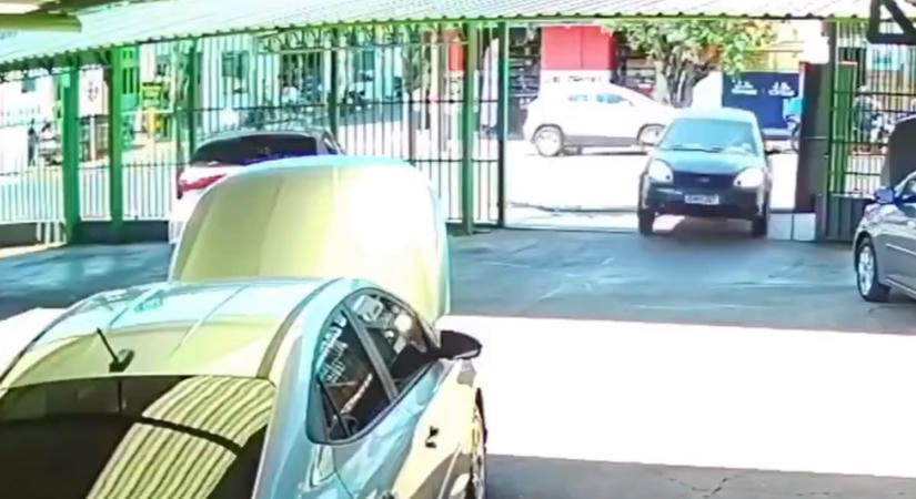Ennél valószínűtlenebb végeredményt nehéz elképzelni egy közúti balesetnél