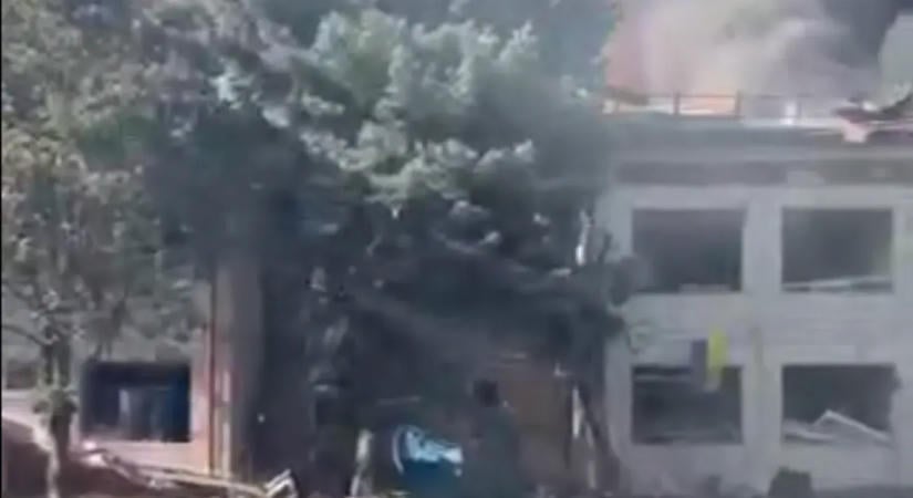 Orosz légibomba talált el egy evakuációs pontot Kramatorszkban