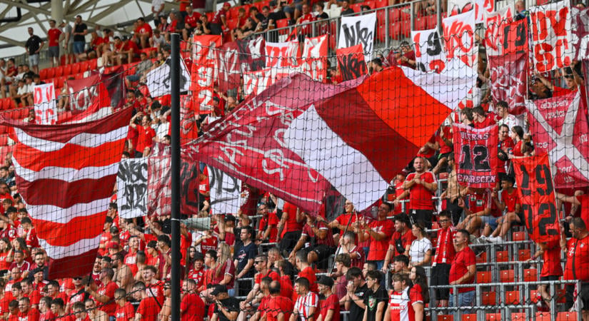 Áll a bál az FTC–Loki meccs előtt: ismét meggyalázták a legendás szurkoló emlékhelyét Debrecenben