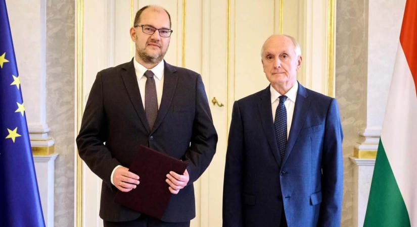 Hivatalba lépett a médiahatóság elnöke