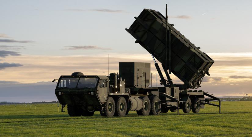 Tengeralattjárók, rakéták, drónok: röpködtek a milliárdok a NATO-csúcs előtt