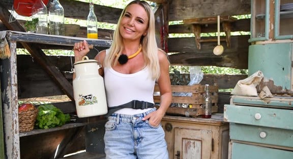 Béres Anett felkérdezte Dér Henit a Farm VIP-ben: „Az már kiderült, hogy amikor meleg a pite, mindenki a saját érdekét nézi”