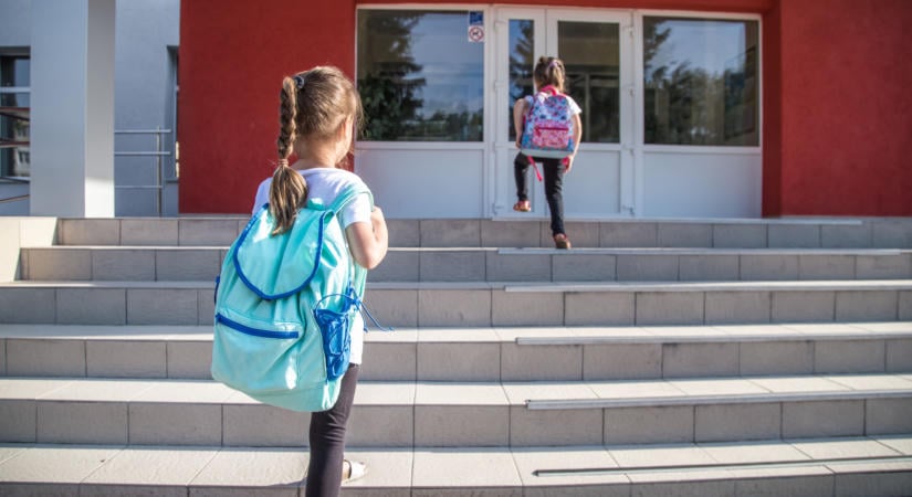 Iskolakezdési támogatás: novemberben jön az utalvány