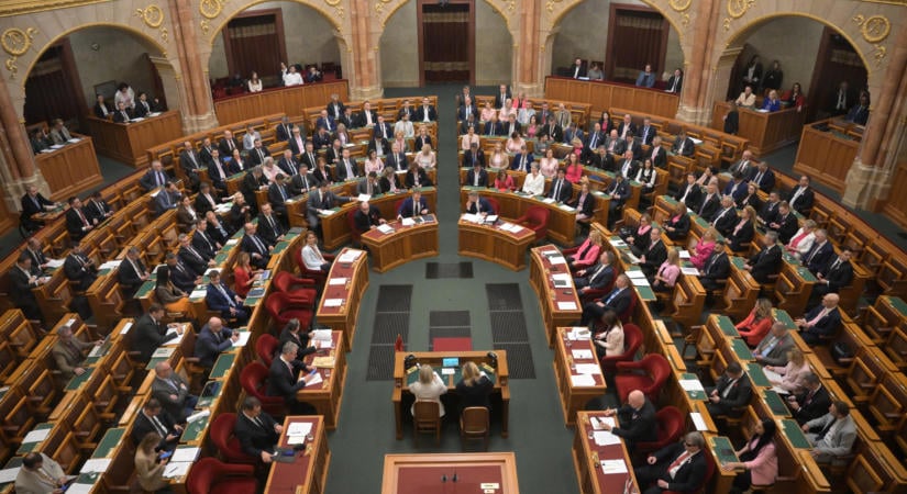 Az Országgyűlés elfogadta az új gyermekvédelmi törvényt