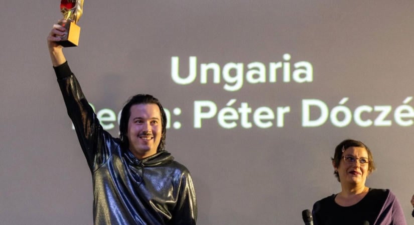 MOST ÉRKEZETT: Újabb fődíjat hozott a komáromi filmesnek a Hajnalpír – Járja a világot a magyar népi vámpírfilm (EXKLUZÍV INFÓKFOTÓK)