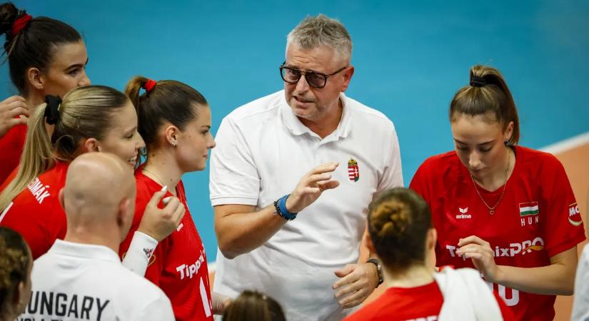 Női röplabda-válogatottunk hármat üthet egy csapásra