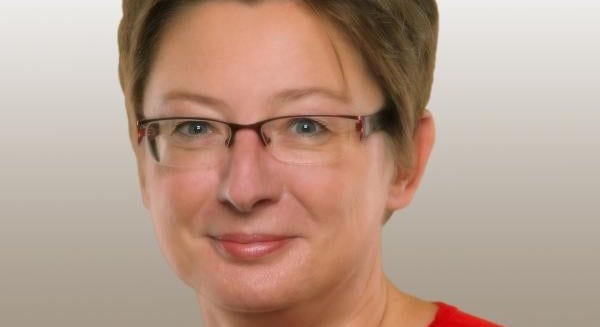 Terror, nyakon öntve kályhaezüsttel