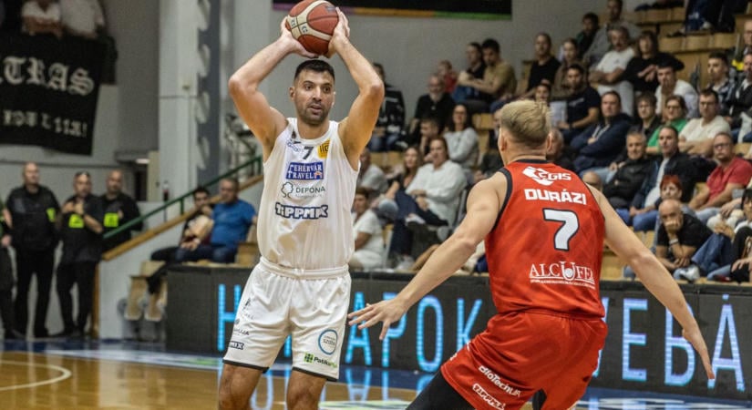 Szép ajándék a 70. születésnapra – Farkas Sándort is ünnepelte az Alba nagy győzelme