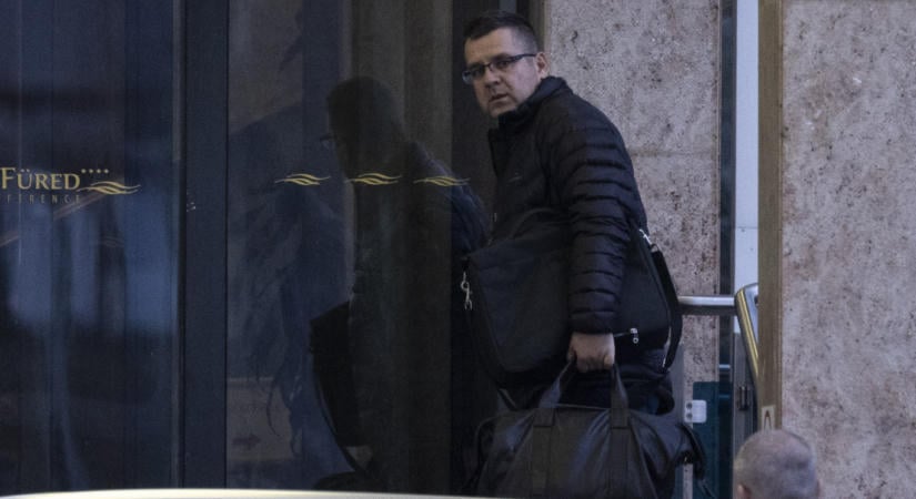 A Központi Nyomozó Főügyészség megerősítette, hogy rejtett megfigyelést alkalmazott Seszták Miklóssal szemben, méghozzá jogszerűen