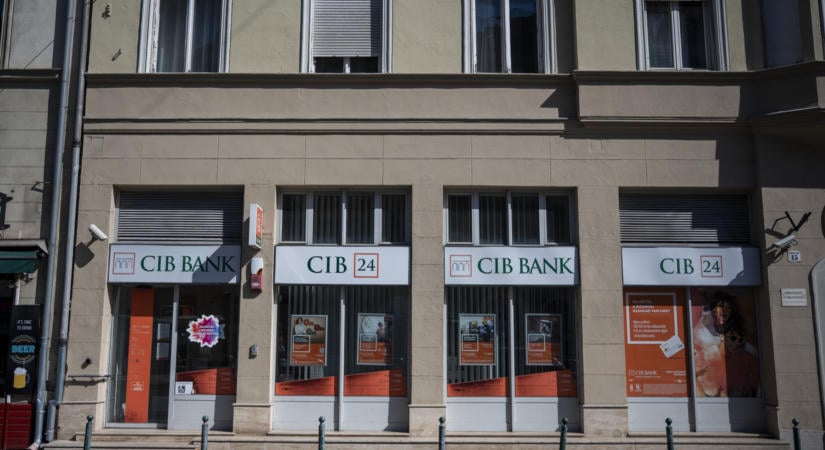 Nagy lépésre szánta el magát az egyik ismert hazai bank: egymillió forintot is spórolhatnak a hitelfelvevők