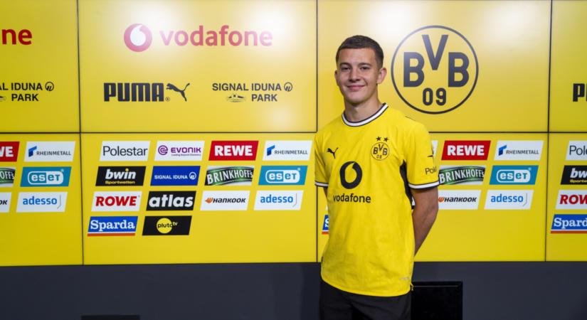 Hivatalos: a Borussia Dortmund 30 millió euróért szerződtette a Genk 18 éves görög játékosát