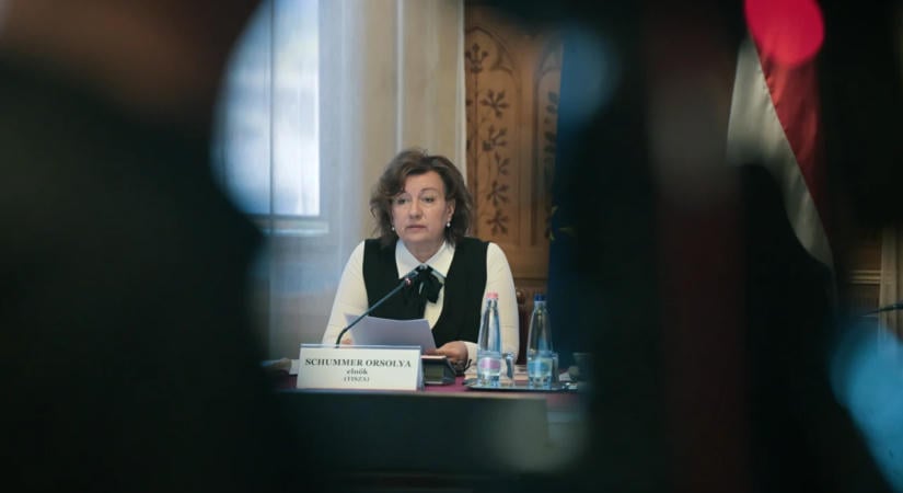 Több korábbi tisztségviselő meghallgatásáról döntött a kegyelmi ügyeket vizsgáló parlamenti bizottság