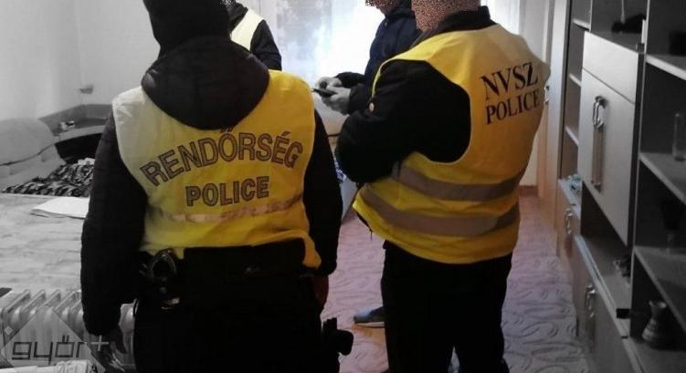 A “játéknak” vége: győrszentiváni álrendőrt fogtak az egyenruhások