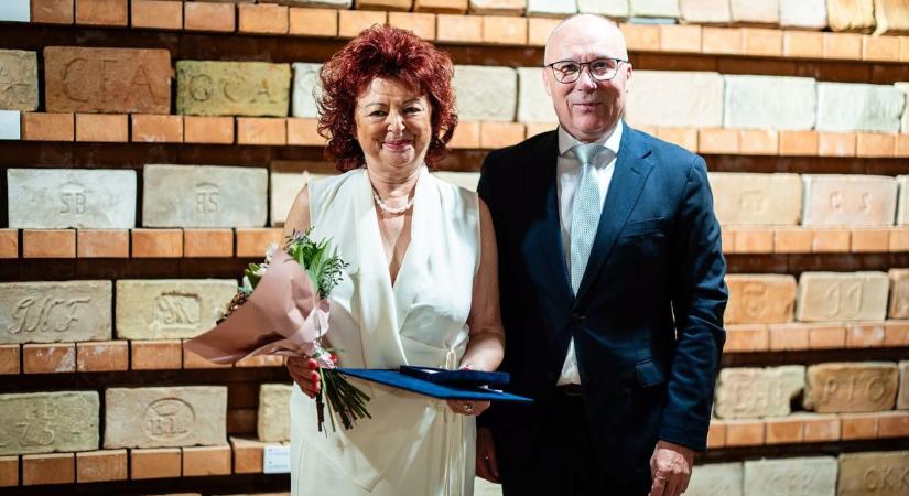 Perlaky-díjjal ismerték el dr. Berki Emília több évtizedes gyógyító munkáját