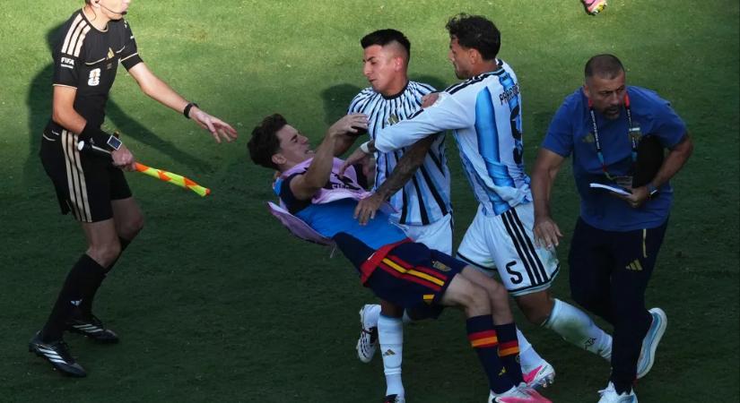 Vizsgálatot indít a FIFA Argentína ellen Paredes balhéja miatt