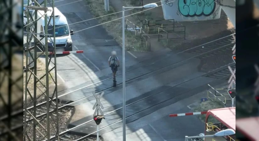 Drónnal ellenőrizték a vasúti átjárót a X. kerületben