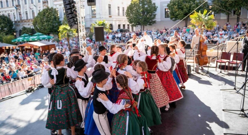 Európai bordalfesztivált tartanak Pécsen és a villányi borvidéken