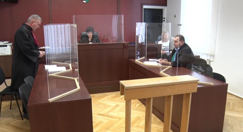 Bombariadóval fenyegetőzött, most elfogatóparancsot adtak ki ellene